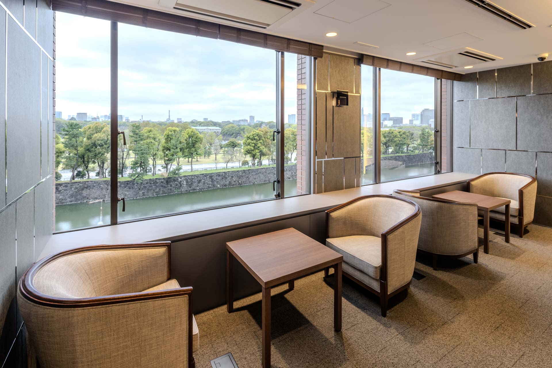 ビジネスエアポート丸の内_打ち合わせエリア1