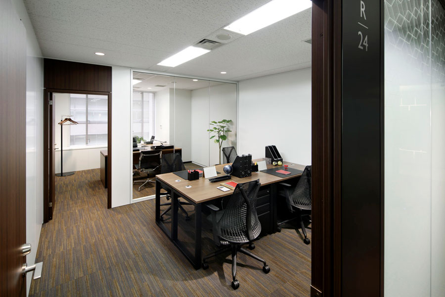 ビジネスエアポート丸の内_4名用ROOM（ROOMinROOM)