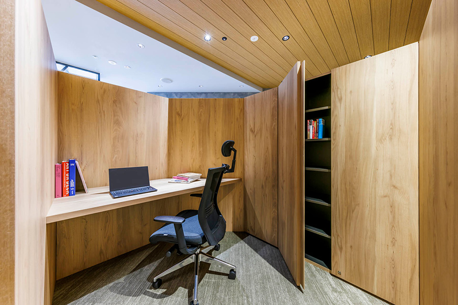 ビジネスエアポート新宿三丁目_1名用DESK1