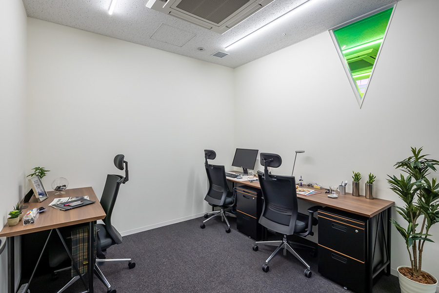 ビジネスエアポート新宿三丁目_3名用ROOM