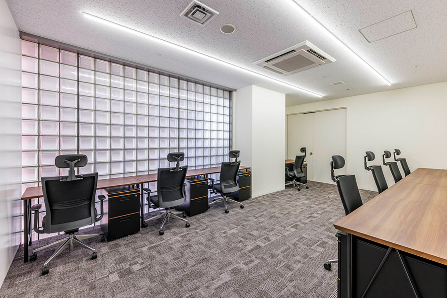 ビジネスエアポート新宿三丁目_8名用ROOM